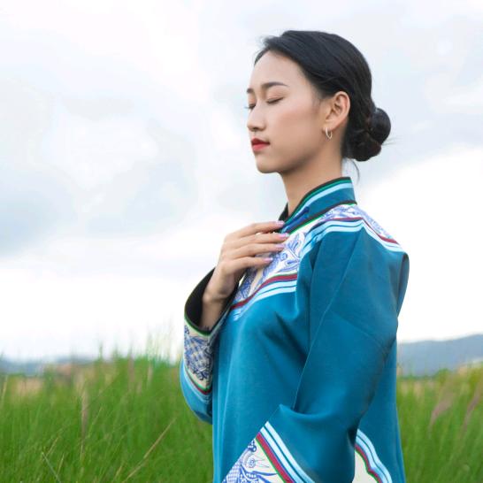 罗婺部彝绣坊民族服装店