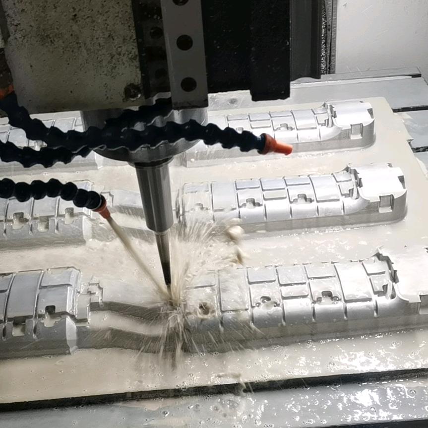 宁波振强专业吸塑模具制造厂家