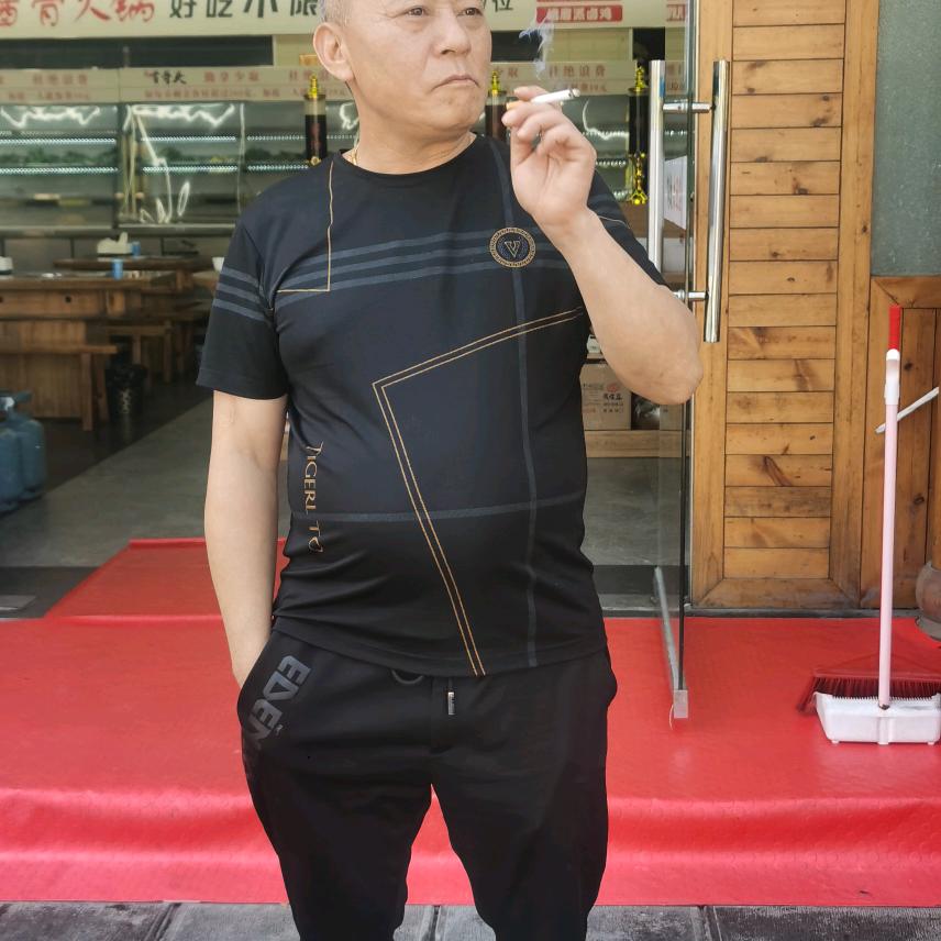 好汉餐馆老胡