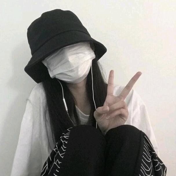 小七吖👨‍👩‍👧‍👧🏠