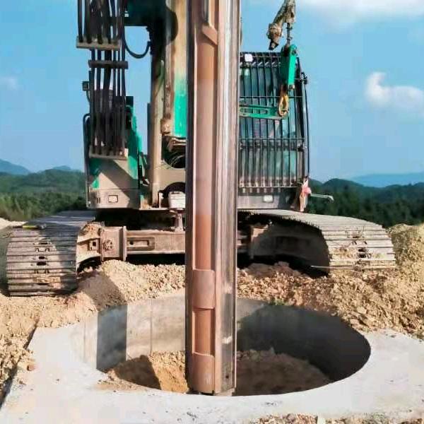 电塔施工，余海军