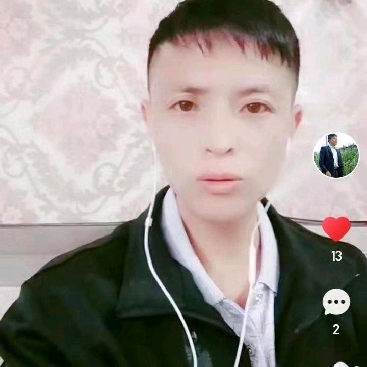 彭辉，发耳镇玛瑙红樱桃基地