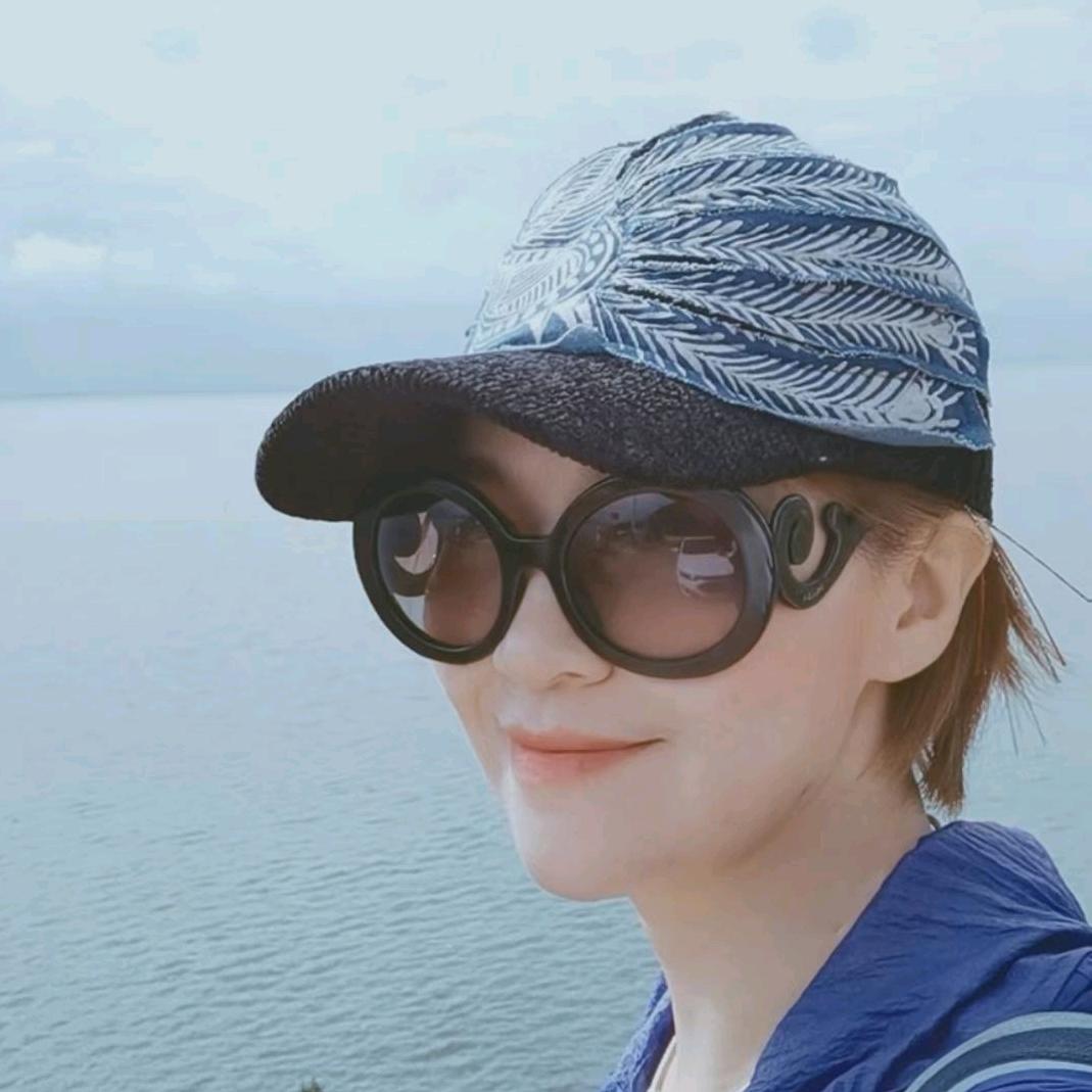 占星师榕十三(榕儿鲤）