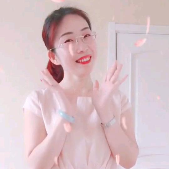 草莓酸奶🎀