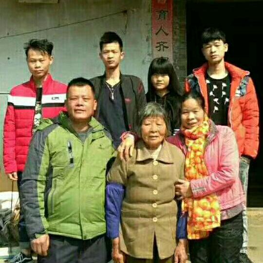 彭娟〈拒绝私聊，拒绝加微信〉