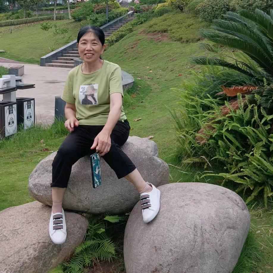 海洋龍媽媽陈金凤全家吉祥如意