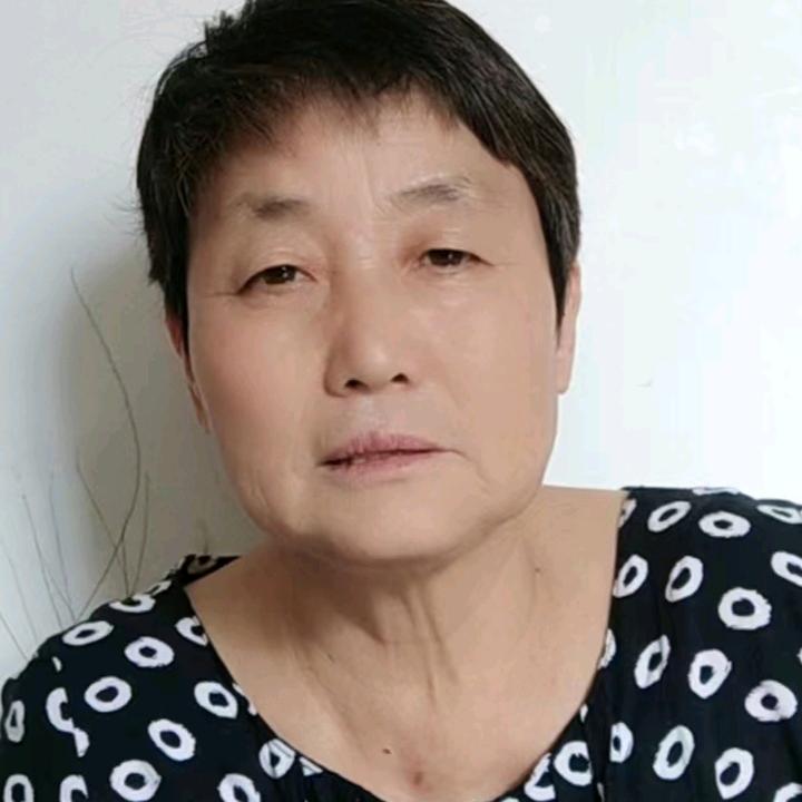 农村红奶奶