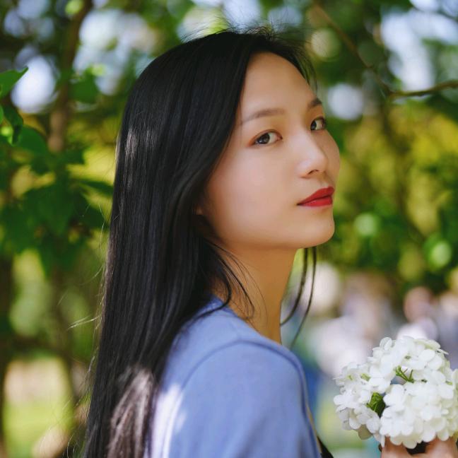 做劳务的芳芳