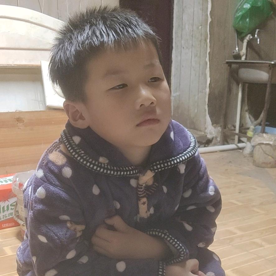 李成伟