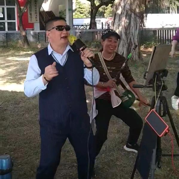 欢歌🎤笑语