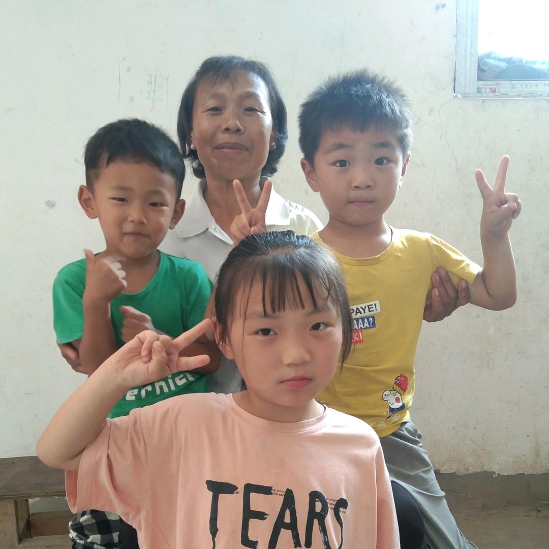 小贺优雅奶