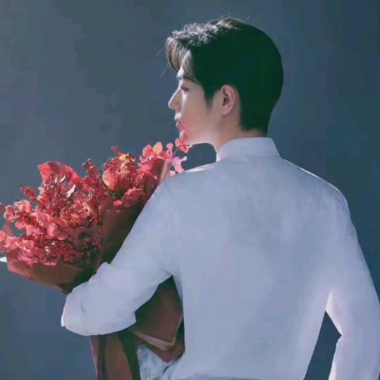 赞赞儿的小肥虾🦐(唯)