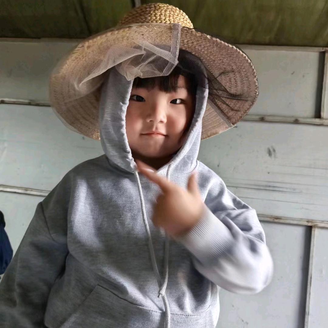 巴盟养蜂小伙子