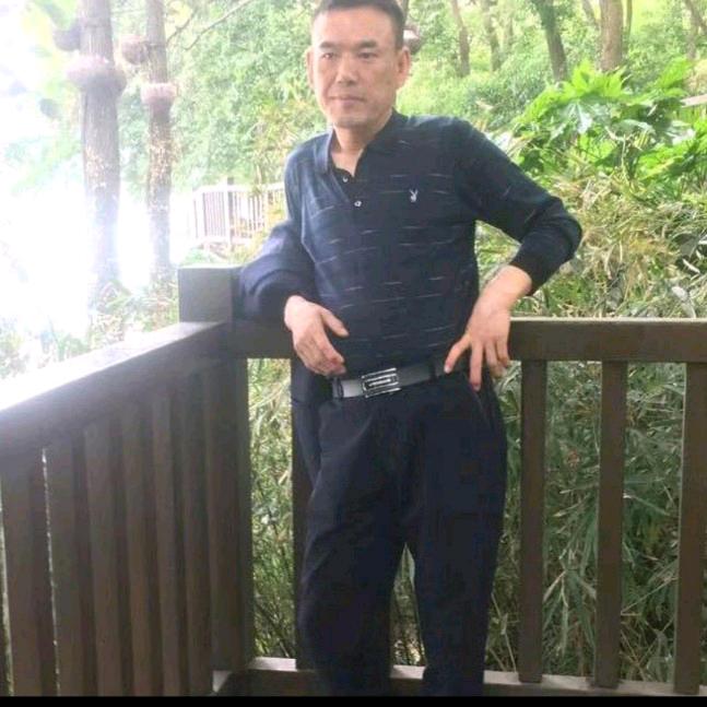 王艾林(晴书铁粉)