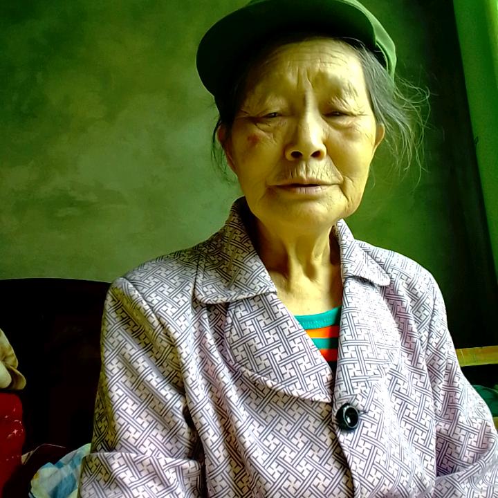 ｡◕‿◕｡秦延美