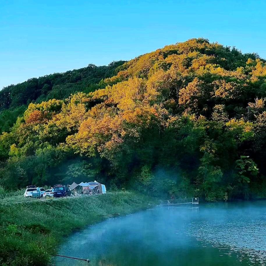 半山湖露营基地