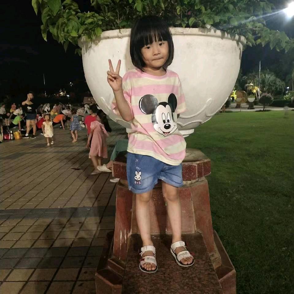 两姐妹
