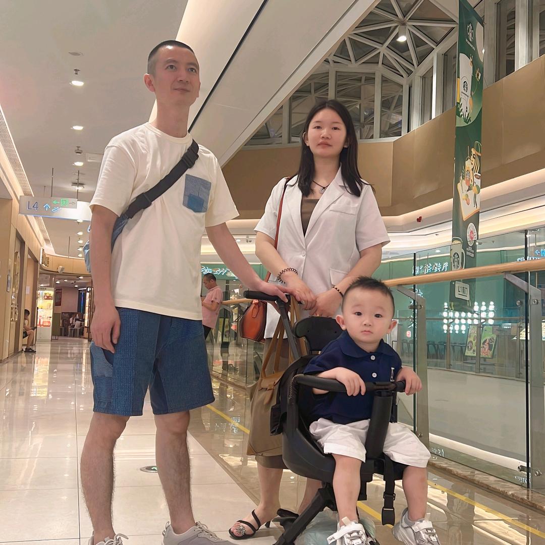 邹福鑫捶打牛肉丸