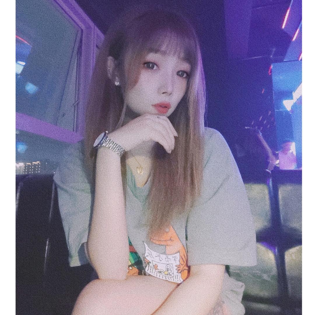 👾       放开那大叔