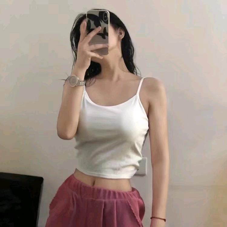 是莉莉呀