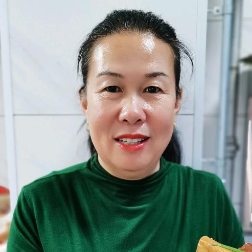 爱美食的王妈和媳妇