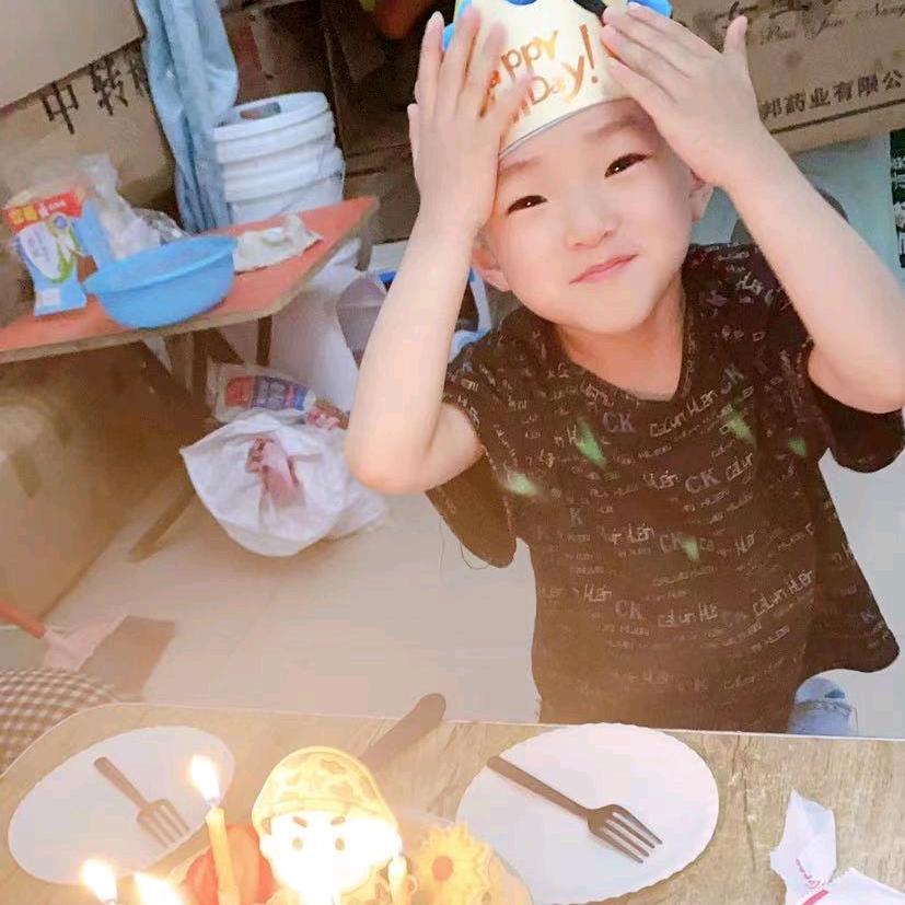 幸福一家人🌻🌻🌹🌹