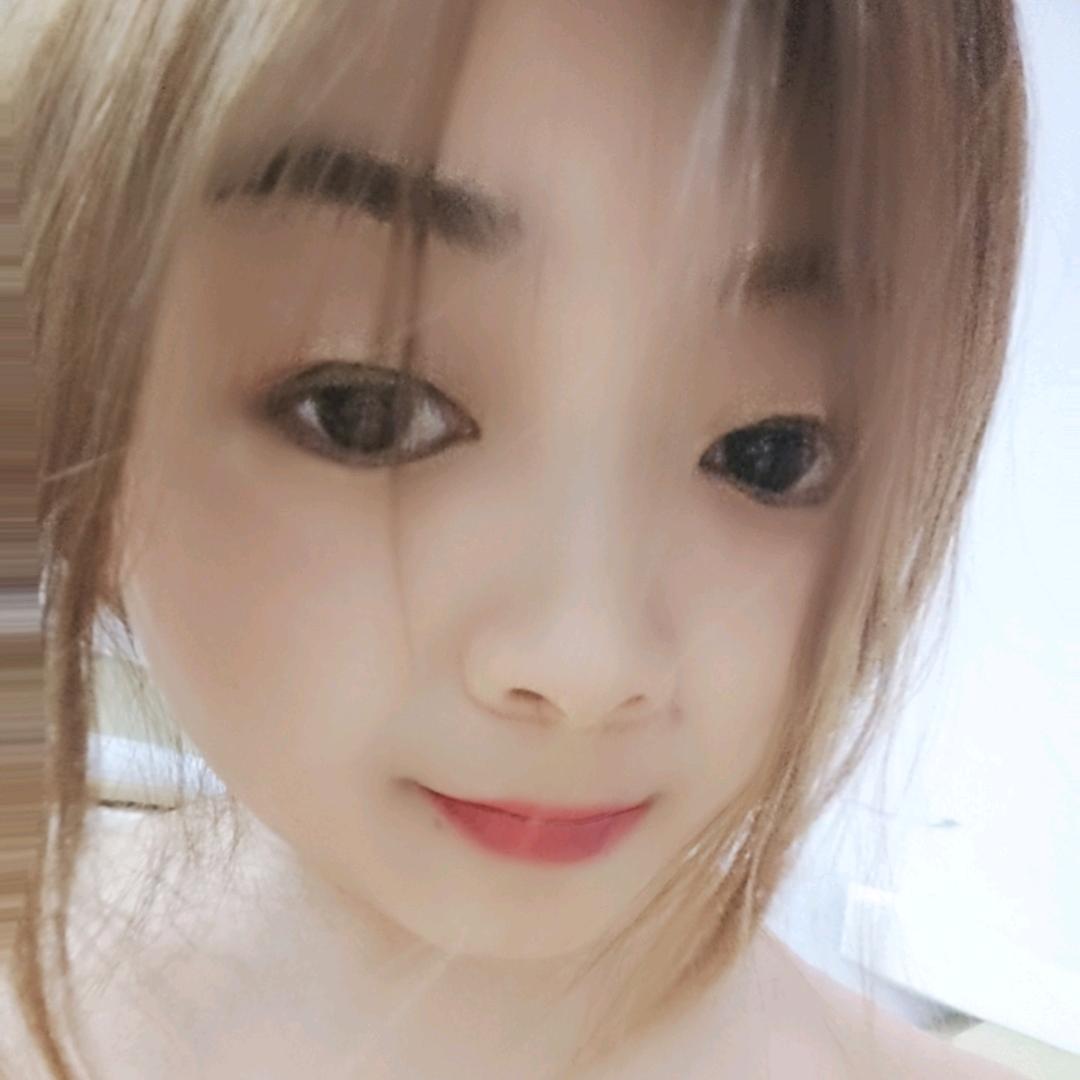 卖护肤品的小姐姐😊