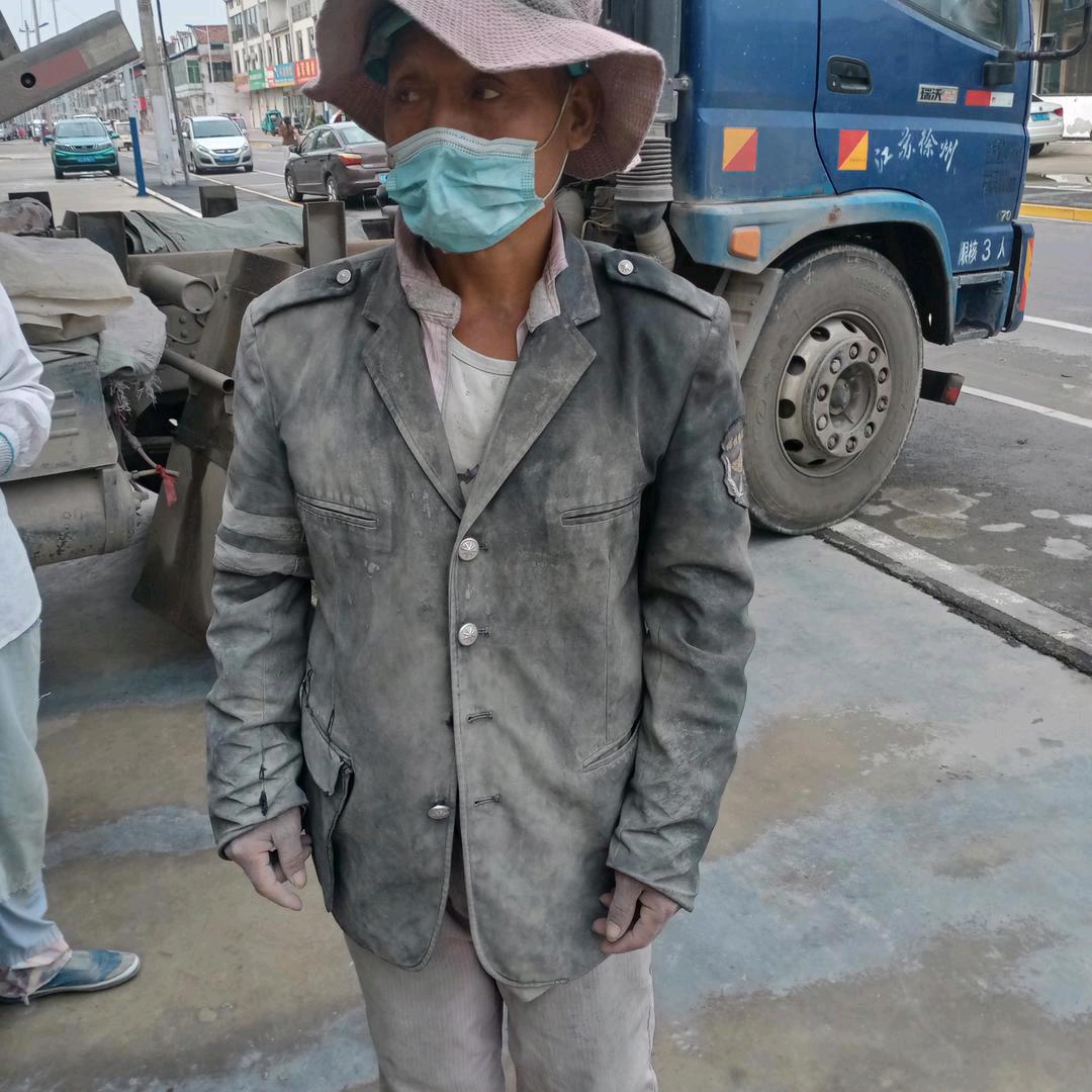 水泥果哥