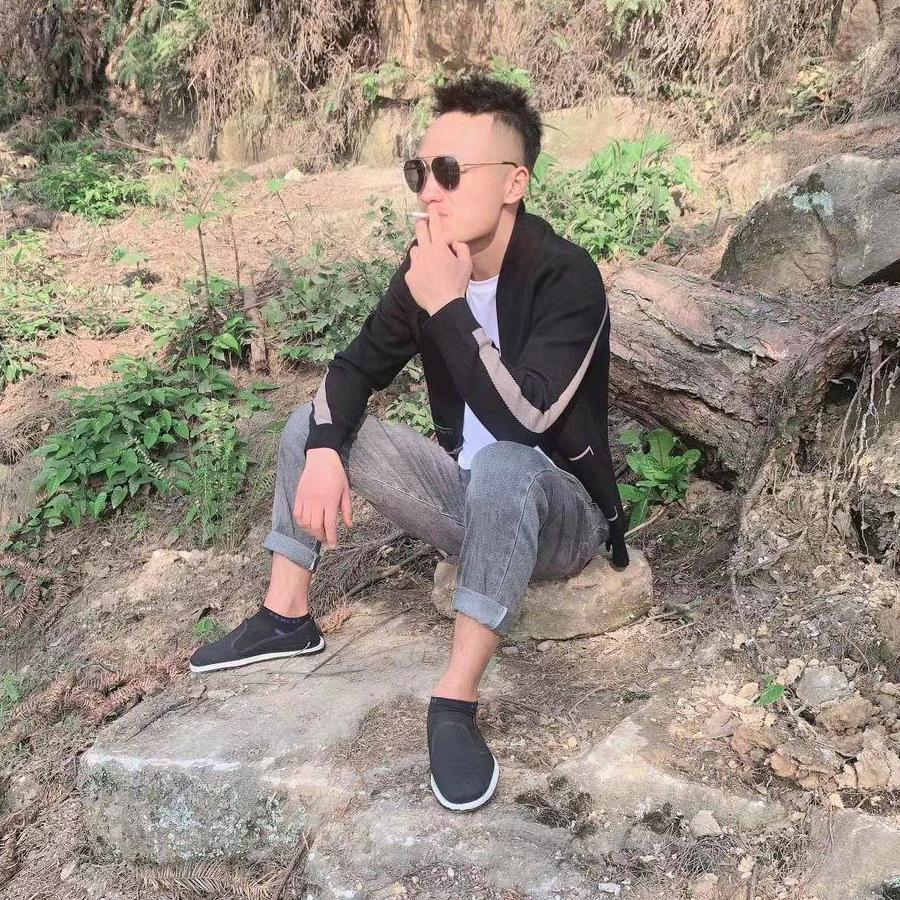 春٩(๑òωó๑)۶爷