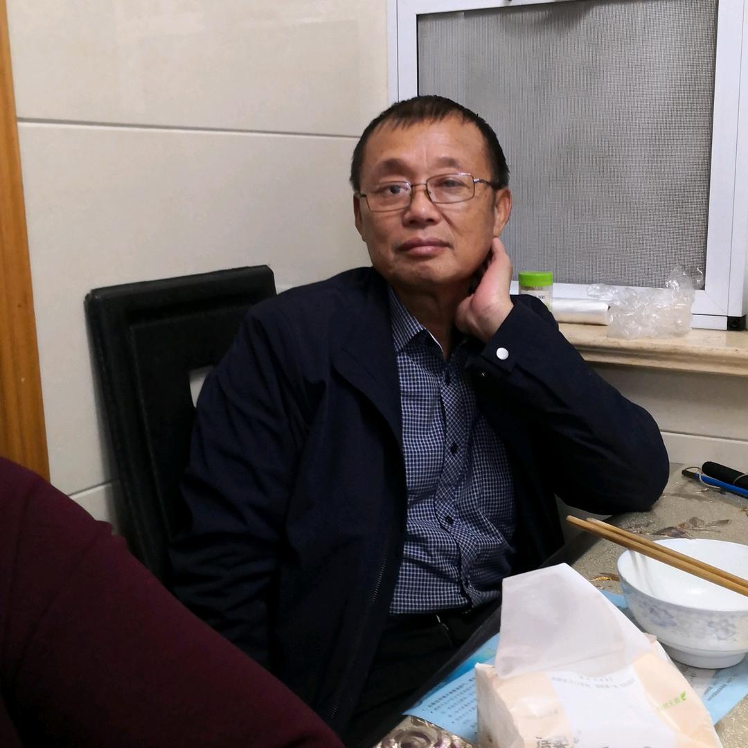 李建荣
