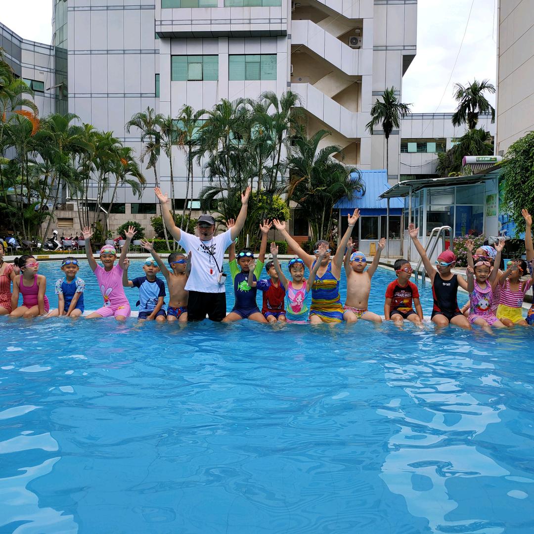 阳光游泳培训