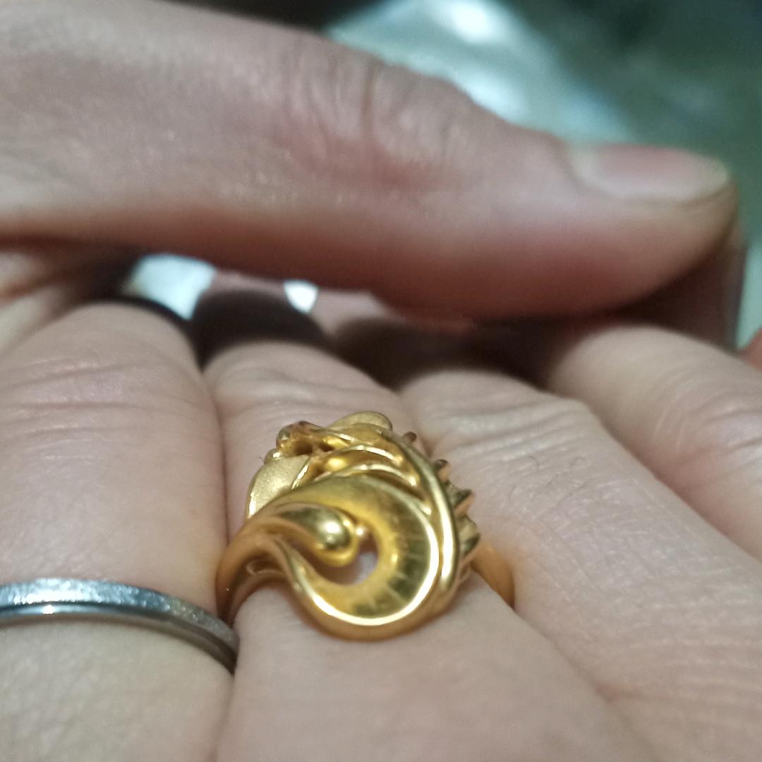 884369662