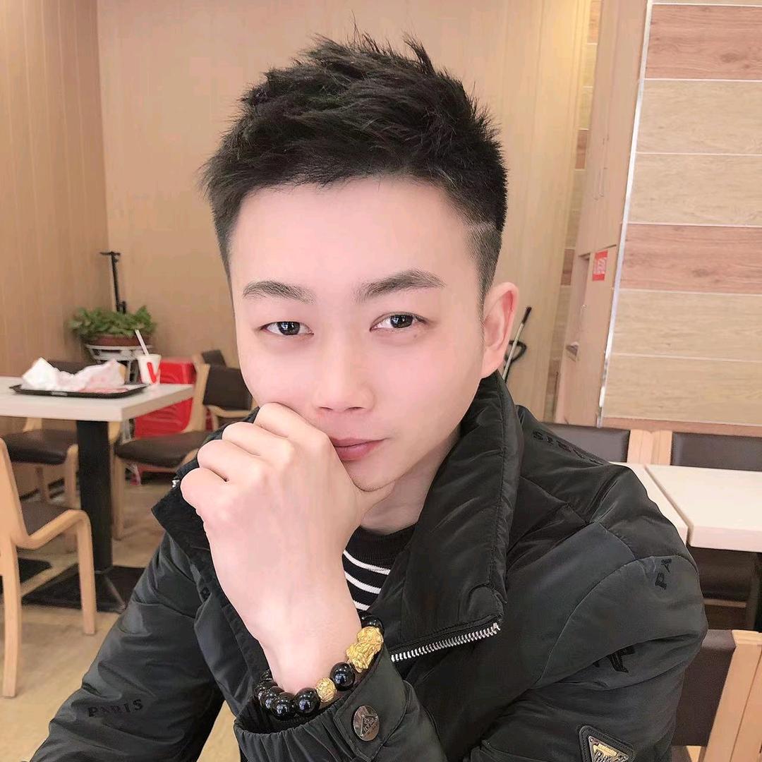 $柯聪专业打珍珠 鞋眼 各种塑料钉加工