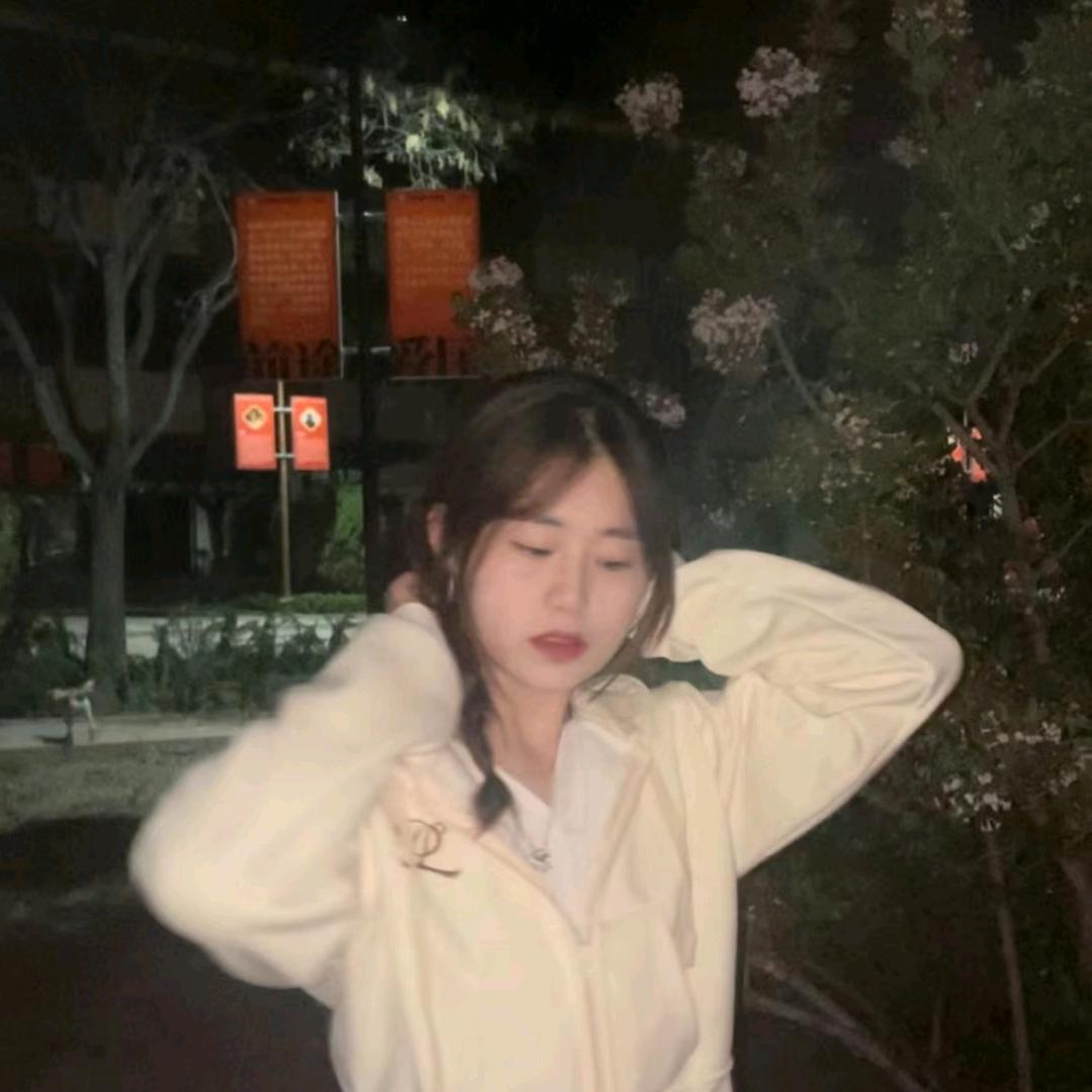 秦摆摆🦋