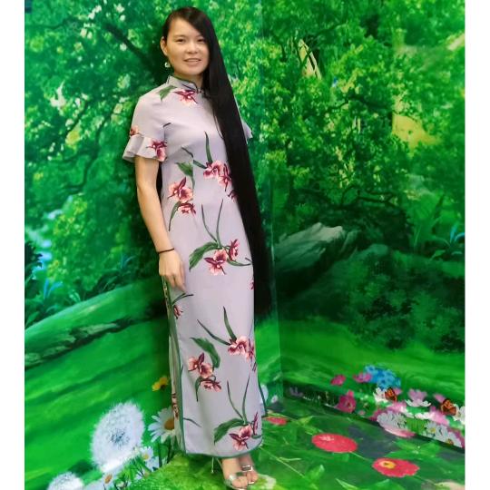 爱笑的长辫子女人😃😊😛😋