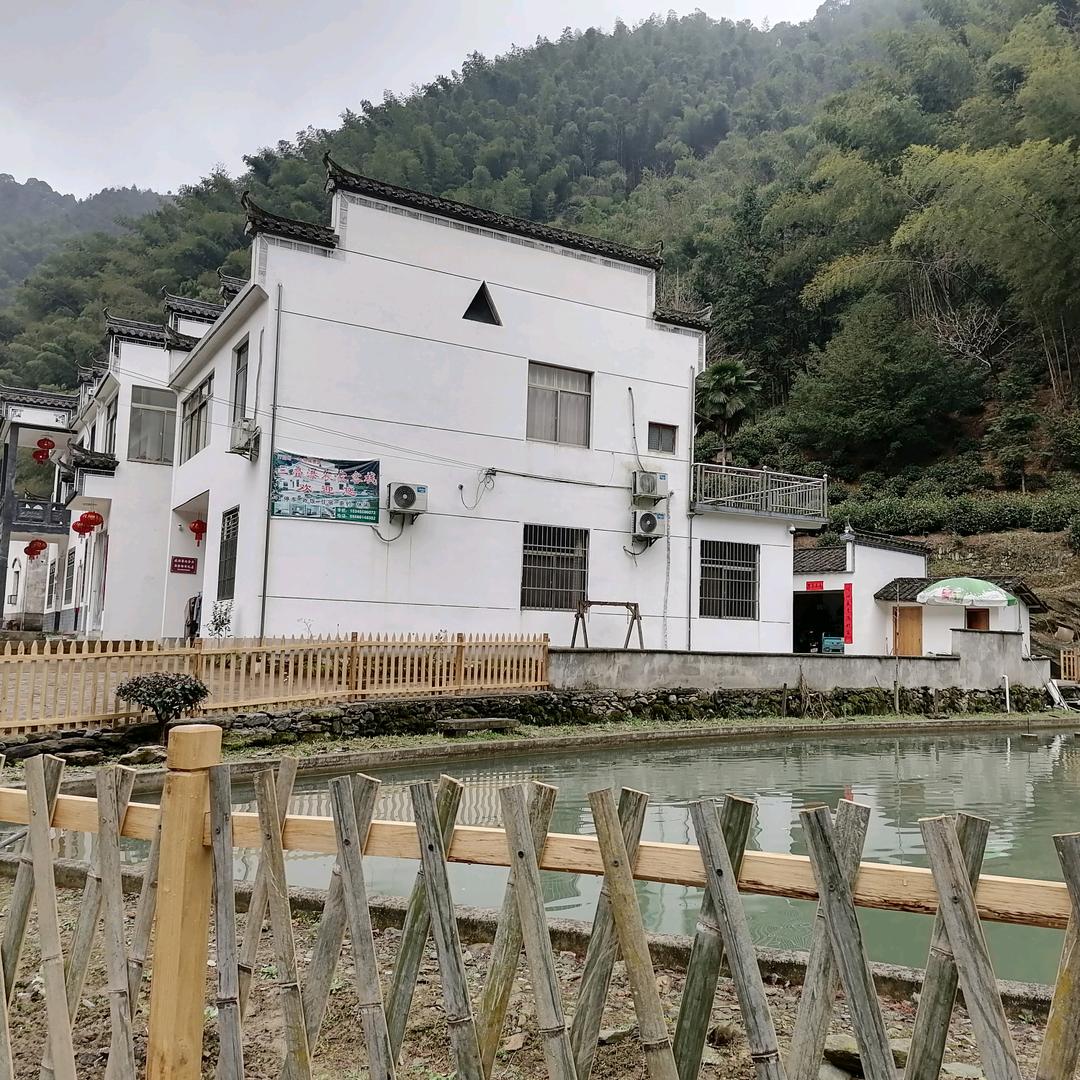 三叠瀑客栈