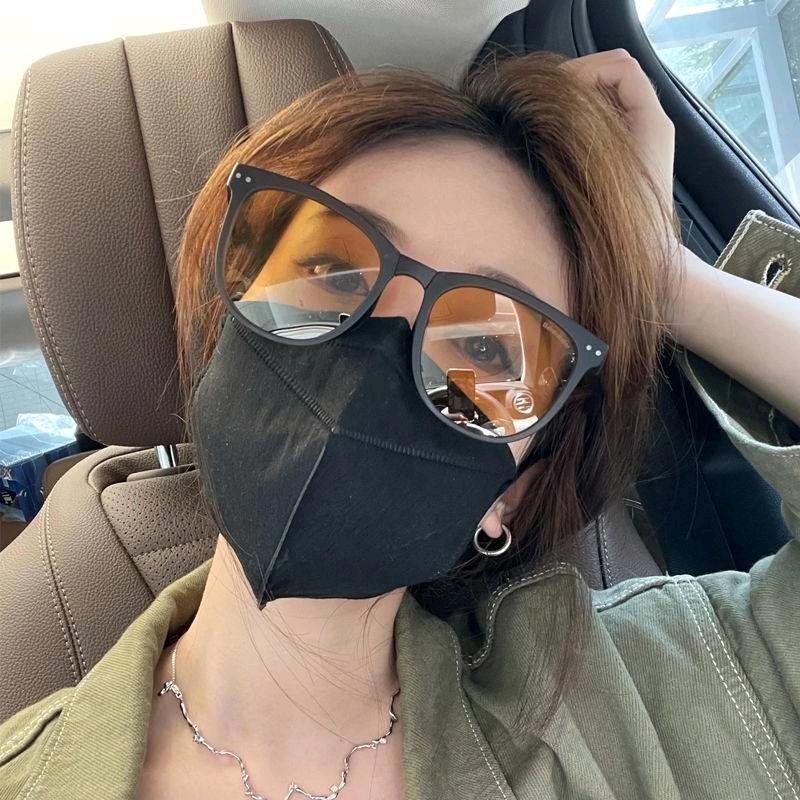 @姓许名多多（橱窗营业中）