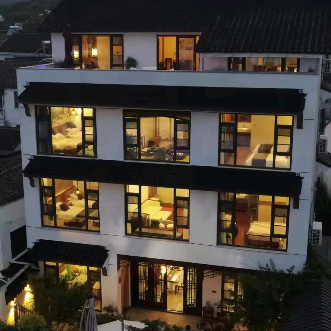 西山金之庭（阳光玫瑰）