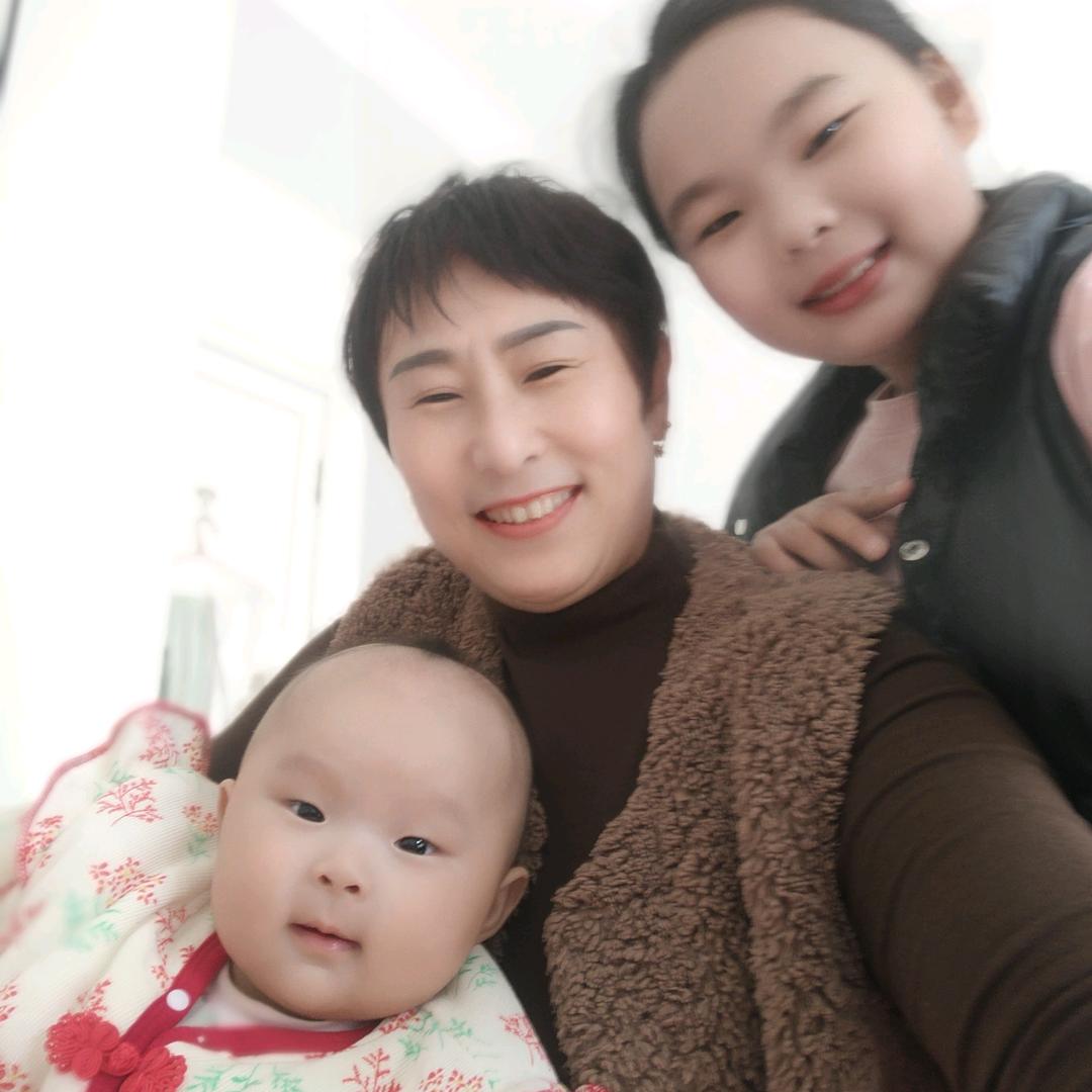 两个宝宝的奶奶