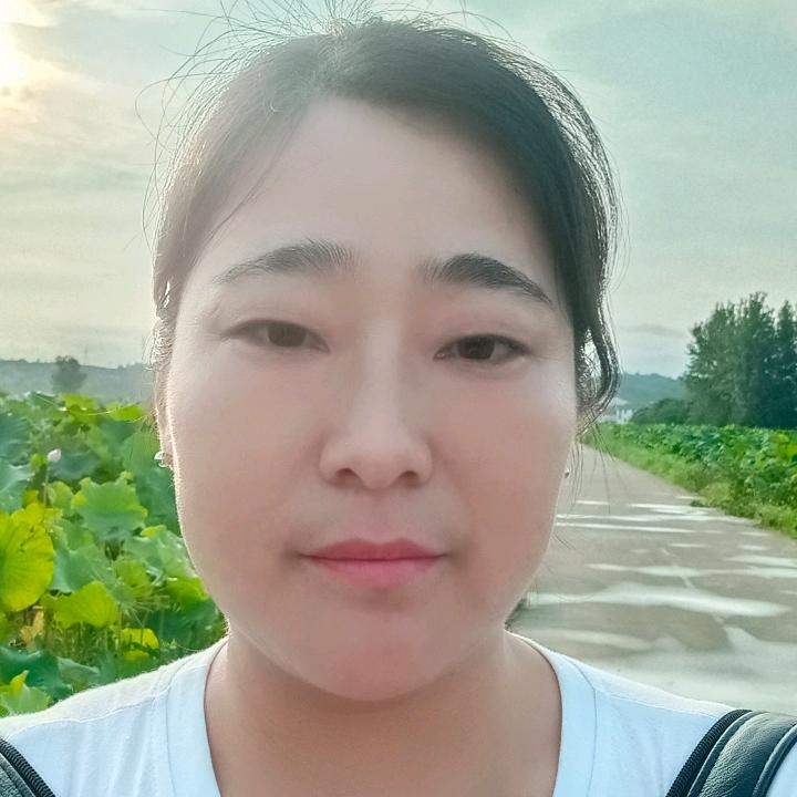栏杆李哨月装璜店，梁姐