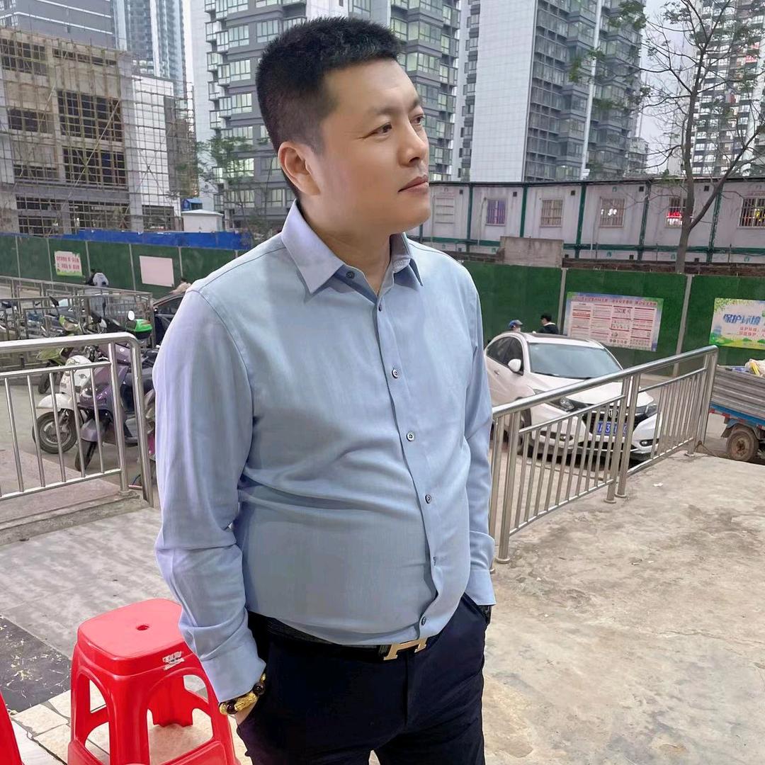 海口70後铁锅炖（坡博店）东哥