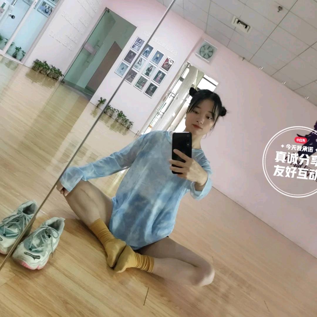 爱跳舞的COCO小姐姐(请勿连赞)