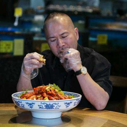 拉完海鲜大排档