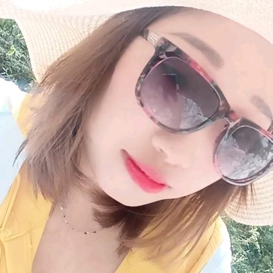 我是地里的小白菜