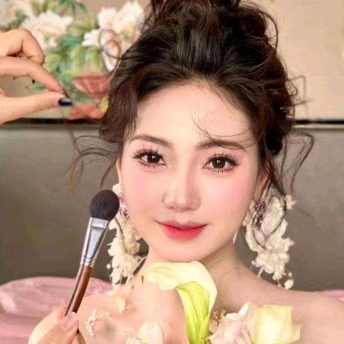 婳知影美妆造型培训~候老师