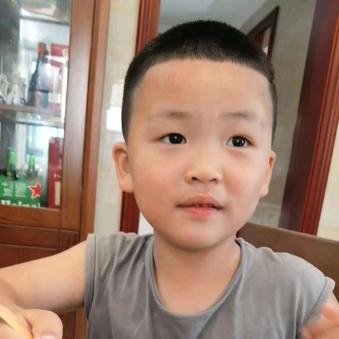 开开心心一家人😄