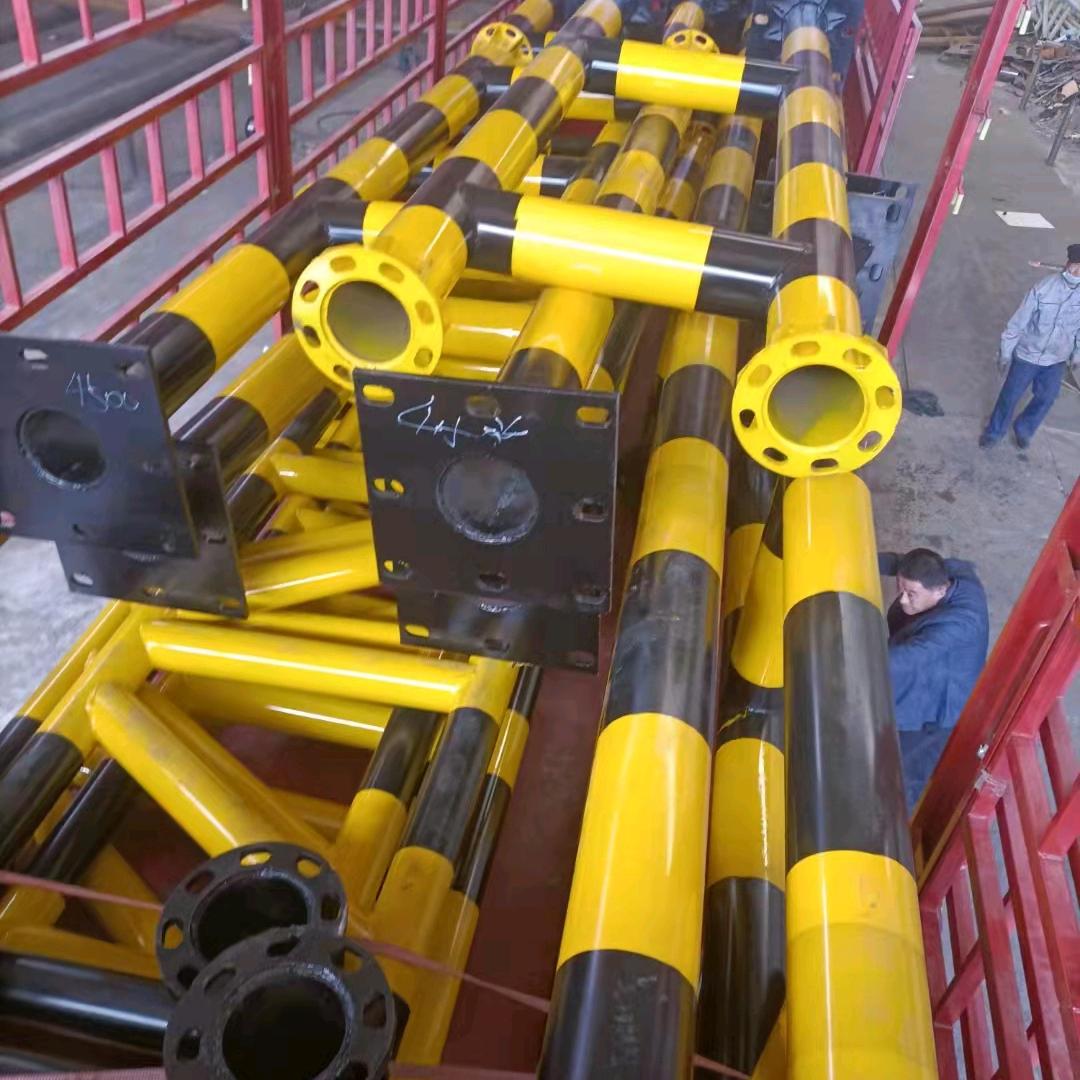 做交通标志杆胖姐