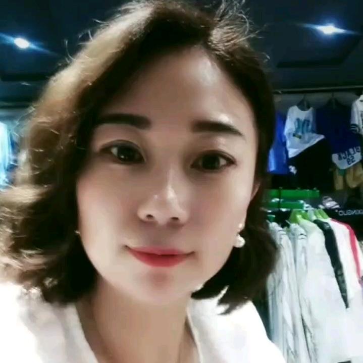 英子