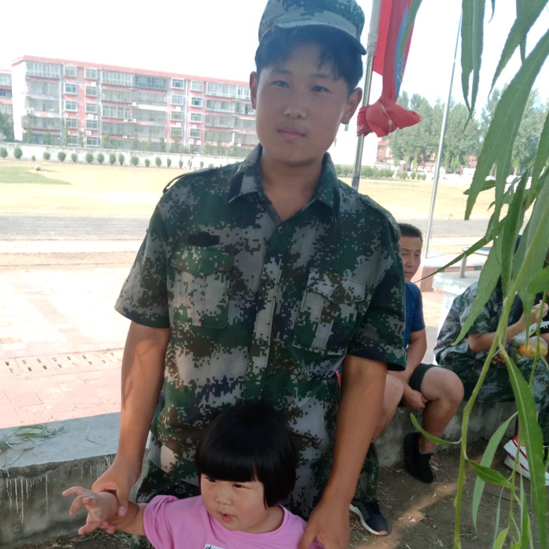 芮毅英明