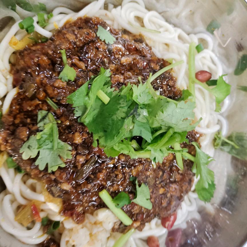 郑州市管城回族区蒋玲担担面店